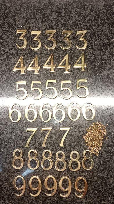 Números em latão polidos com 5 cm