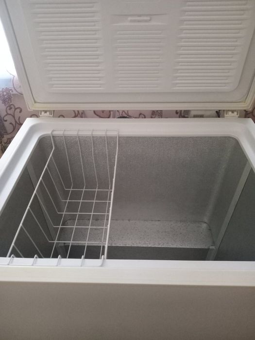 Морозильна камера "Whirlpool"