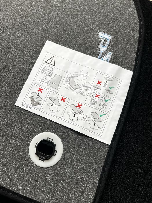 Toyota bZ4X Nowe Oryginalne Dywaniki welurowe