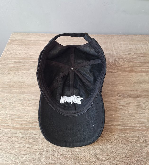 Czarna kaszkietówka Stussy