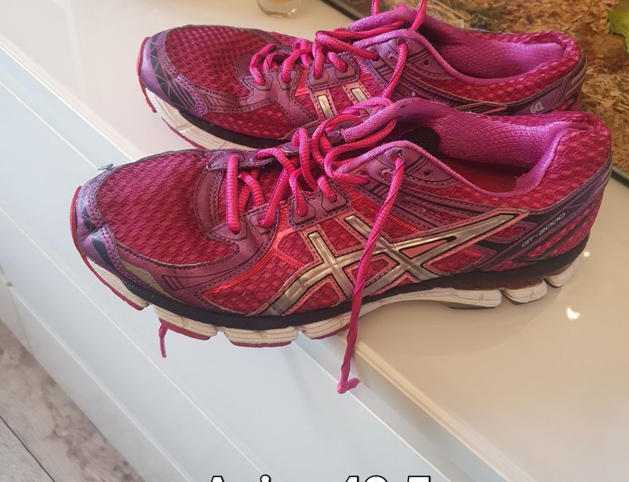 Asics  buty 40,5