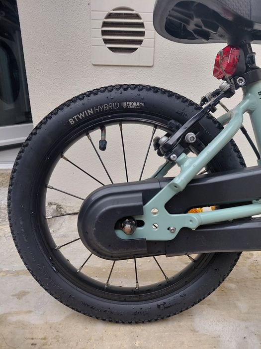 Bicicleta criança roda 14'. Quadro em Alumínio