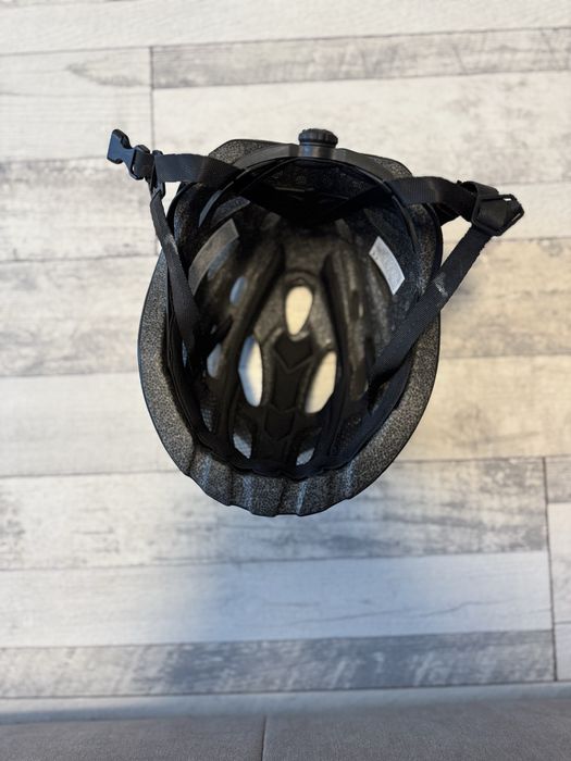 Велосипедний шолом R2 Cliff ATH22A