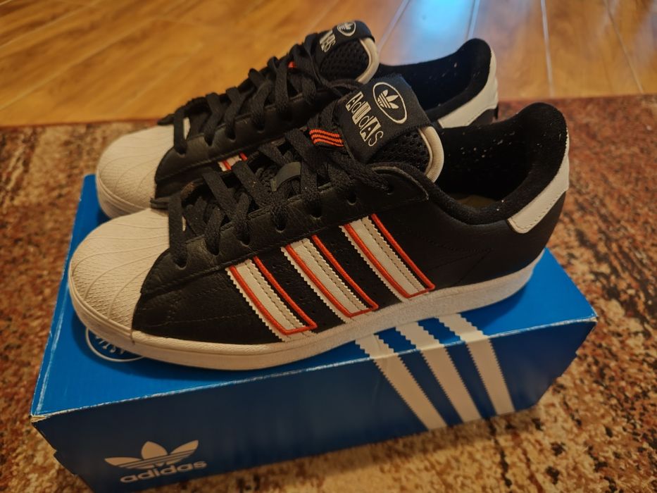 Buty damskie Superstar czarne, rozm. 40,5