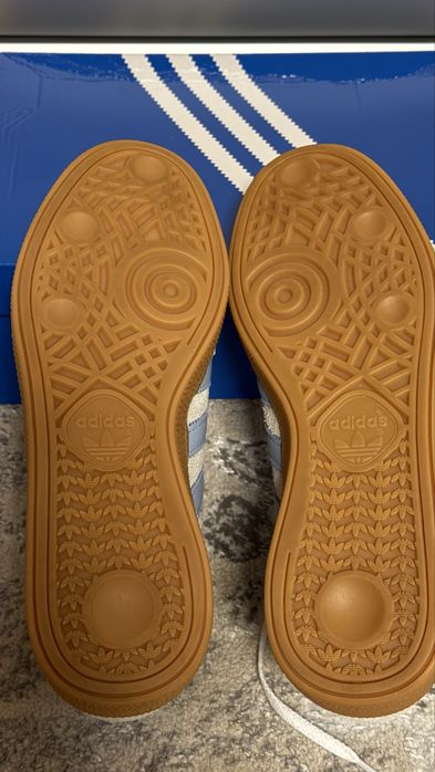 Продам кросівки adidas Handball  spezial