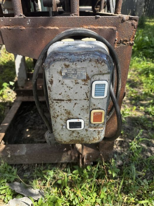 Циркулярка   з   дровоколом   !!!