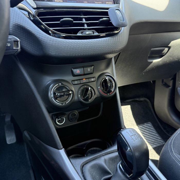 Peugeot 2008 1.2 TPh 2017 55km **DESDE 139€**