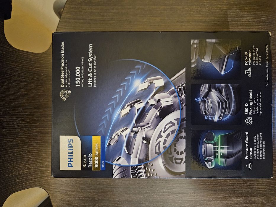 Электробритва мужская Philips Series 9000 S9974/35