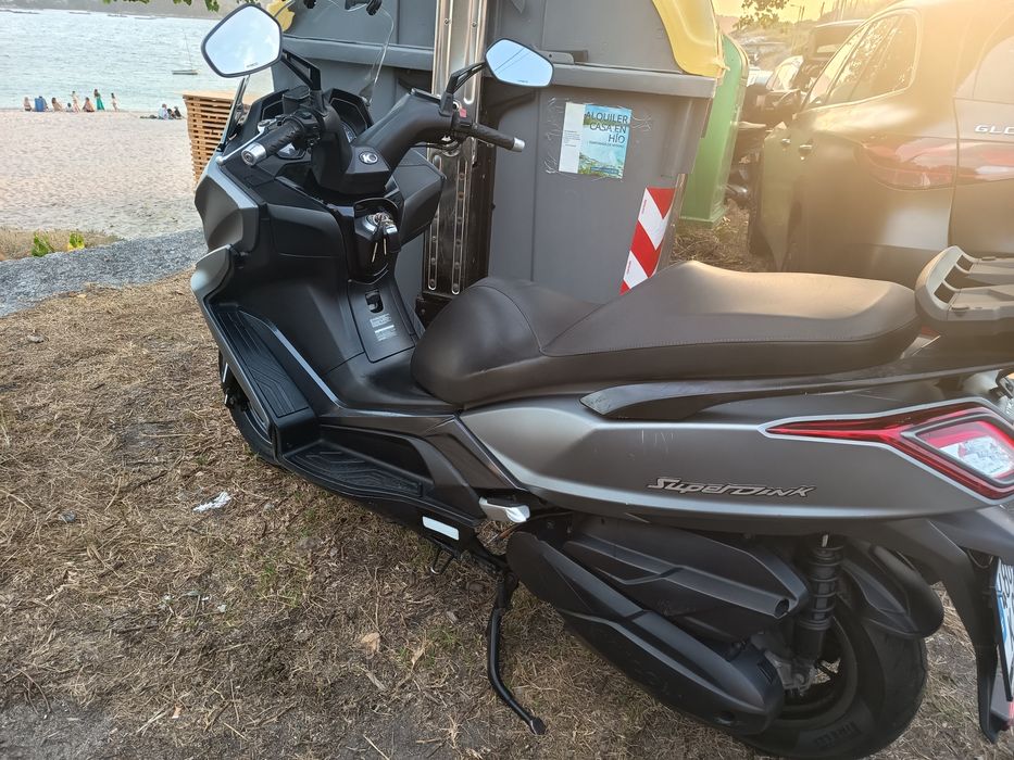 Scooter Kymco 350i superdink  "downtown"12/2017