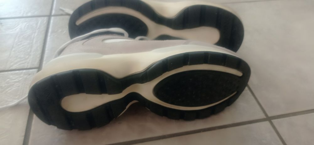 Vendo sapatilhas praticamente novas n37