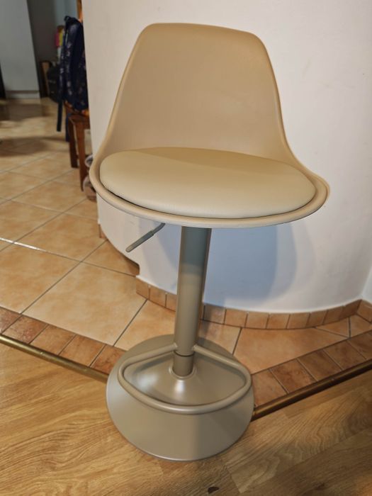 Nowe Hokery zestaw 4 szt. Beżowe