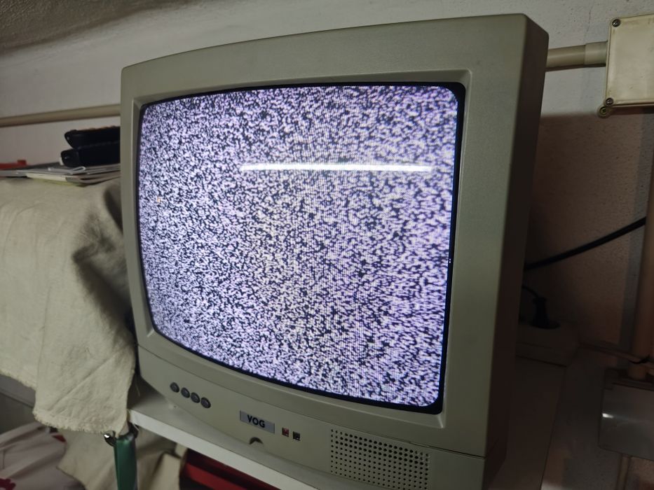 Televisão CRT VOG 14" c/ SCART + Comando Original + Manual (Ideal Retrogaming)