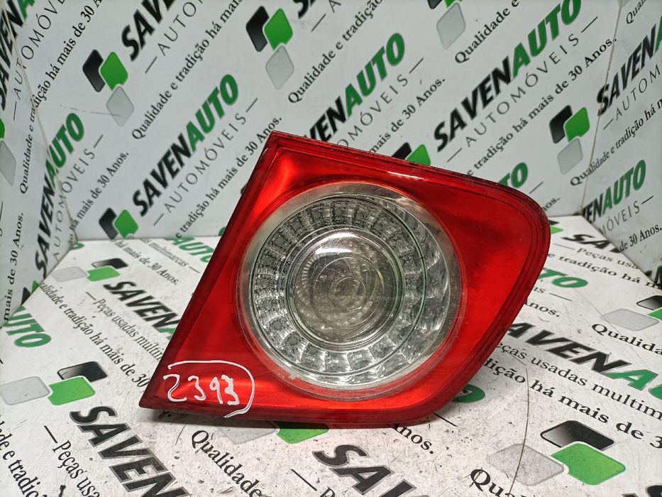 Farolim da mala esquerdo VOLKSWAGEN Jetta III (1K2)