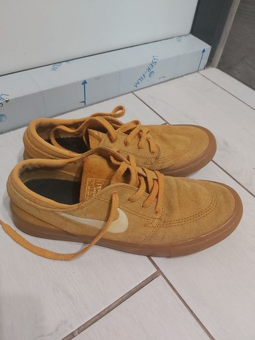 Замшеві кросівки Nike 41р.