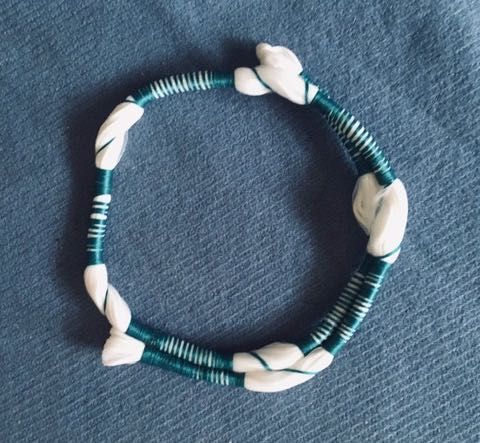 Kufija,  arabskie nakrycie głowy biała, męska