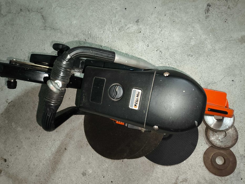 Cortador de betão ou ferro de disco Oleo-Mac 980TT-A