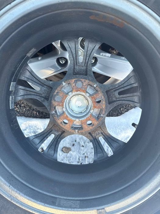 Продам титаны с резиной