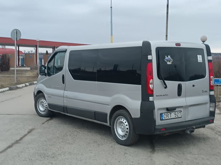 Продам Рено трафик 2 л дизель турбо.
