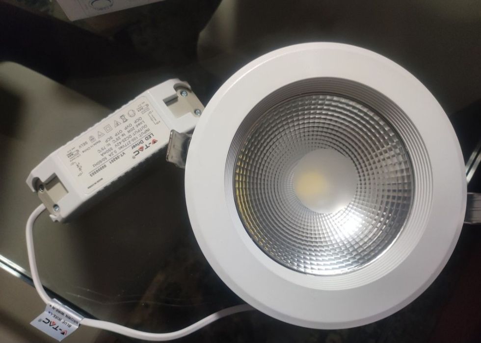 Foco Led - 20 W - 6400 K - classe A++
