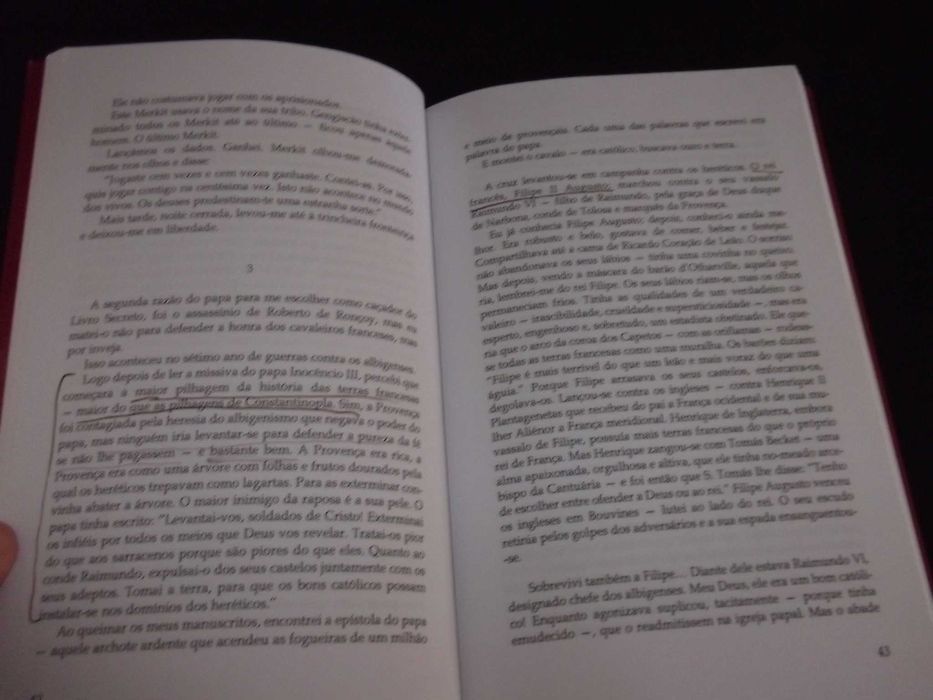 Livro Estranho cavaleiro do livro Sagrado Anton Dontchev Vega