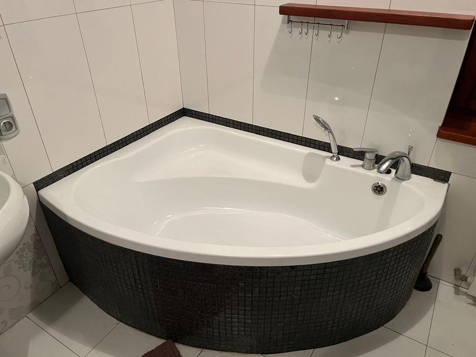 Narozna wanna do zabudowy