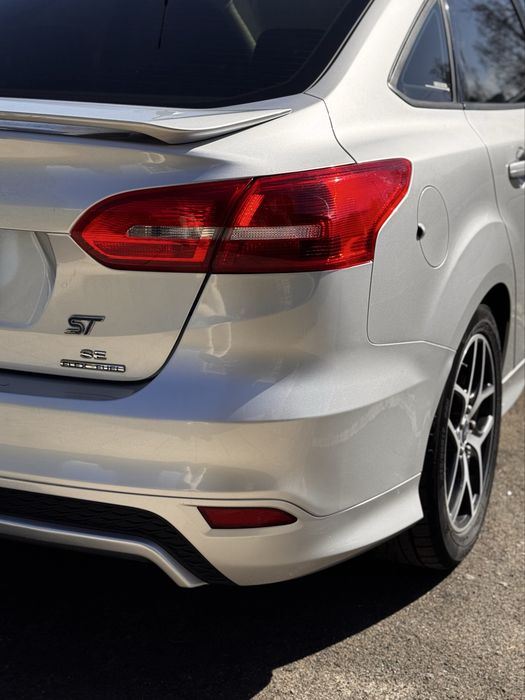 Ford Focus 2.0 ST line обвіс