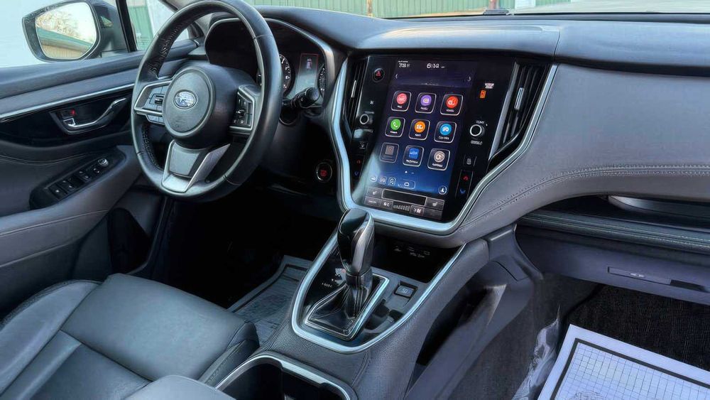 Subaru Outback Premium      2021