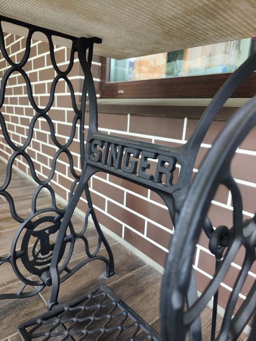 Дизайнерський стіл станина Singer