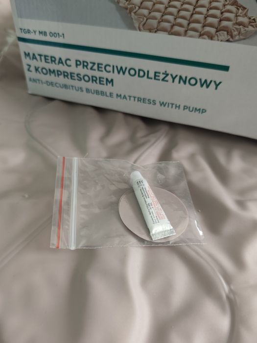 Materac przeciwodleżynowy z kompresorem