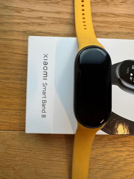 Opaska Smartband me band 8 Xiaomi, zegarek wielofunkcyjny - na prezent