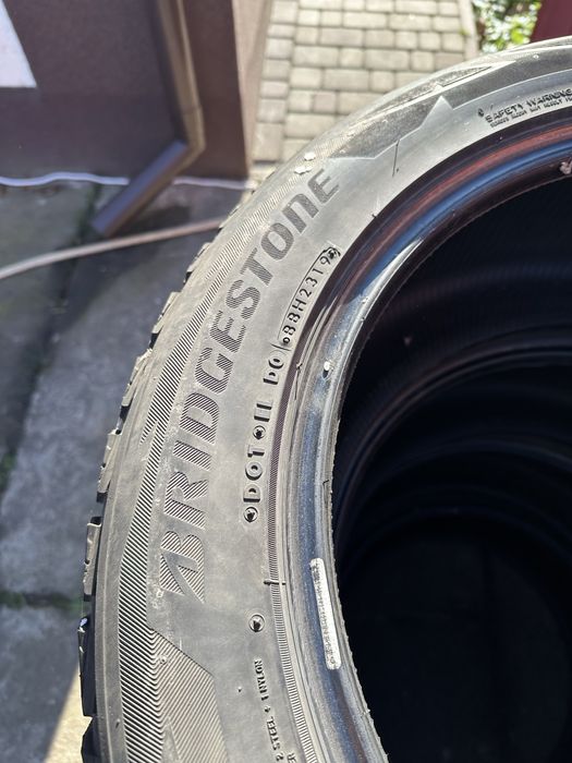 Гума зимова BRIDGESTONE BLIZZAK 265/50.18