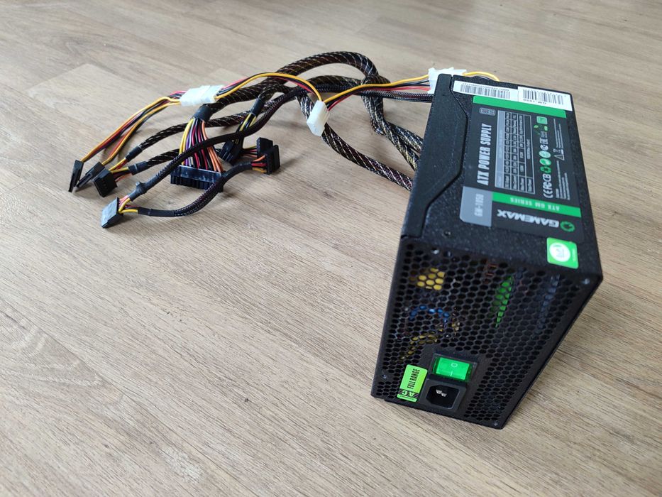 Блок живлення 1050 W Gamemax