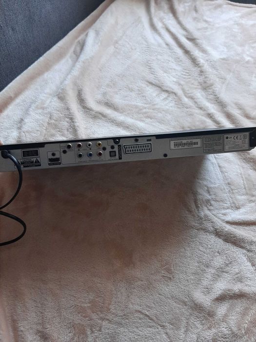 Продаю DVD CD-плеер LG, модель DVX 582.
Без оригинальной коробки,