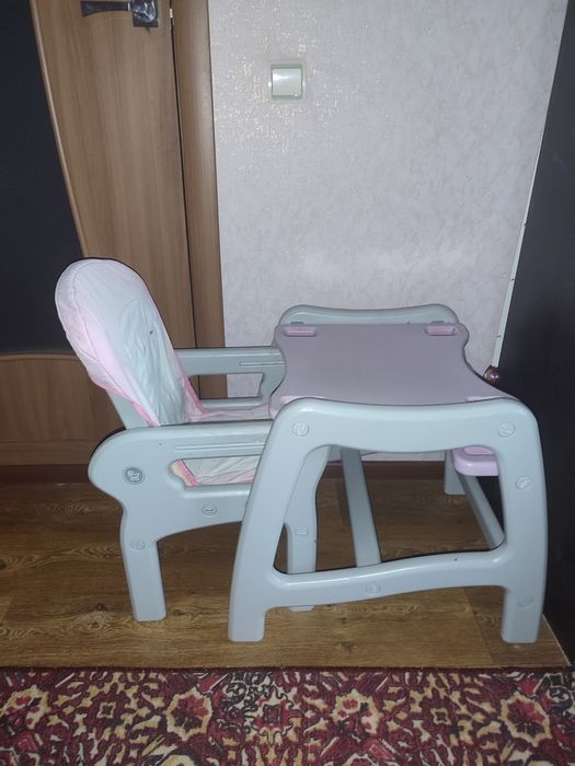 Стільчик для годування