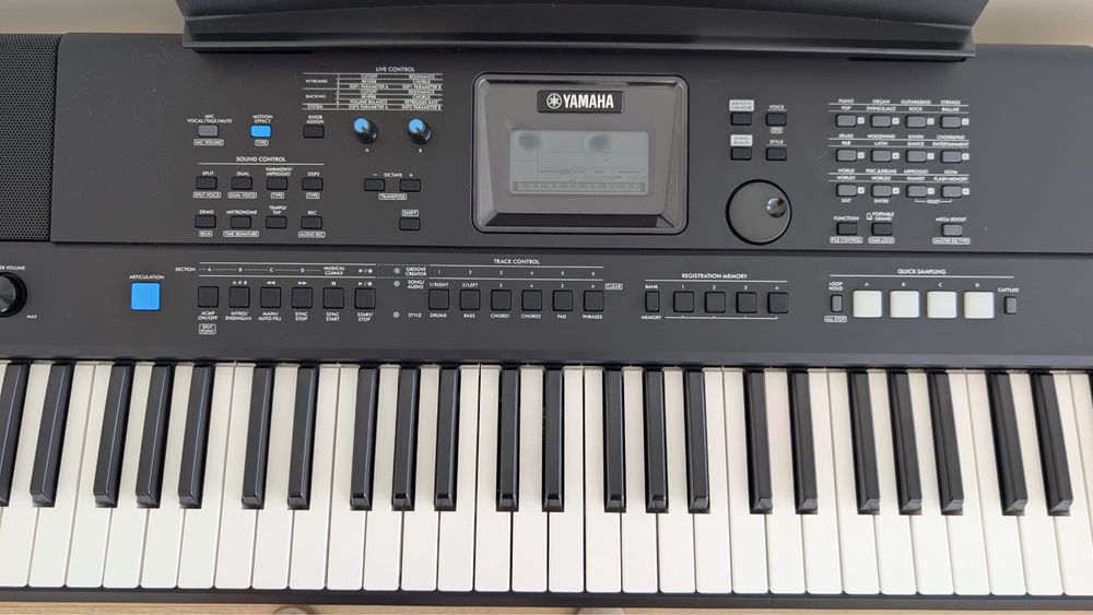 Yamaha PSR-EW425  - 76 Teclas Novo + Caixa Original