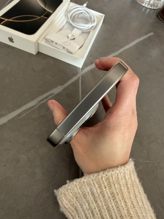 Iphone 16 pro 256 gb, gwarancja, 99% kondycja baterii