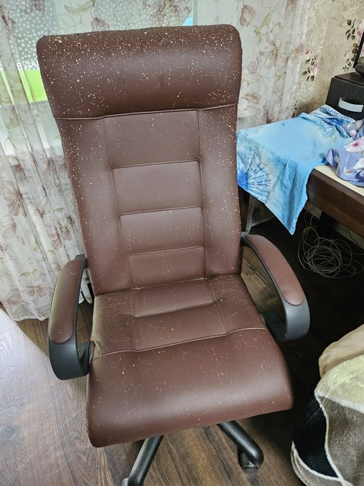 Продаю кресло офисная