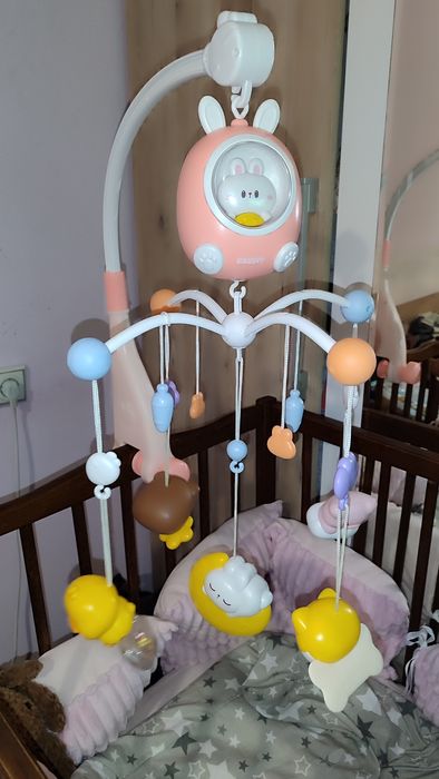 Мобіль в дитяче ліжечко