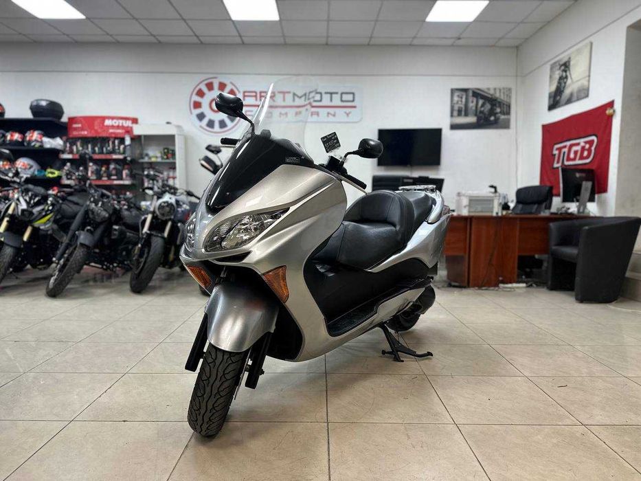 Максі-скутер Honda Forza 250 Z MF08