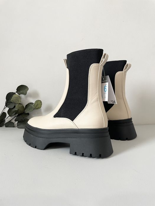 Нові Ботінки кросівки