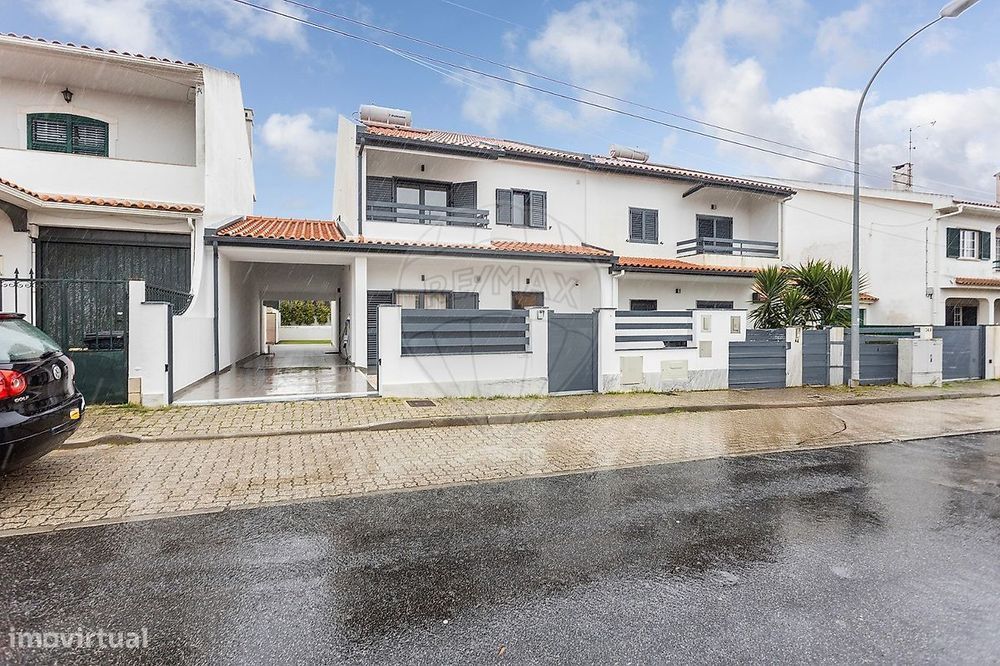 Moradia T4 para venda