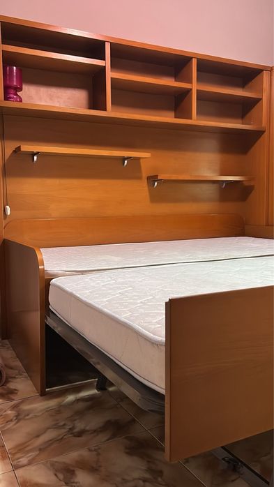 Duas Camas de Solteiro em Madeira com Estante estudio