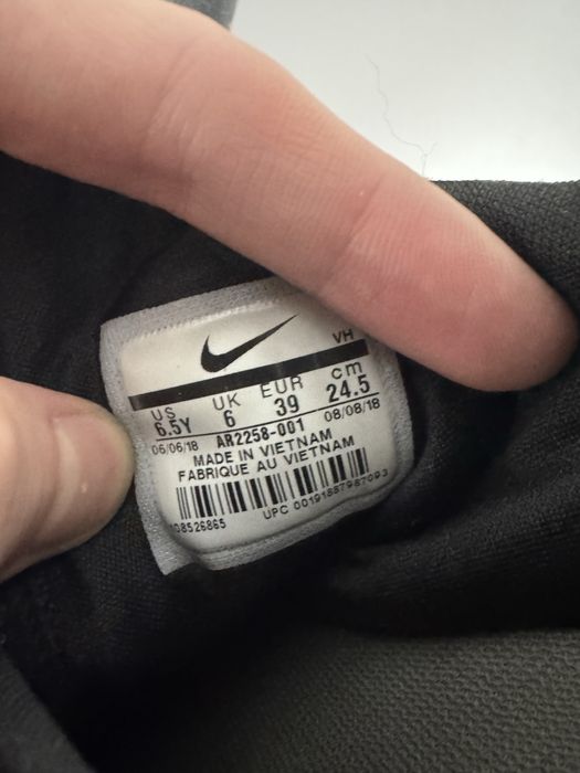 Розмір 39 25.5 см Бігові кросівки Nike Renew Rival Shield