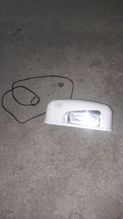 Mini forno para unhas gel .