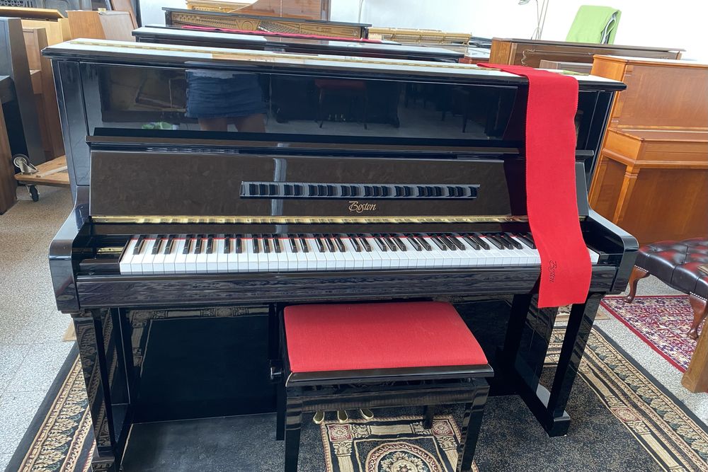 Piękne, czarne pianino Boston - Steinway & Son