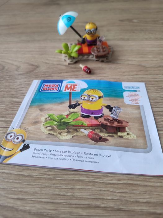 Minionki - klocki Mega bloks - Impreza na plaży nr Cnc74 + figurki