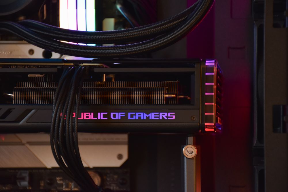 Asus Rog Strix Gaming / Geforce RTX 4070 ti / 12GB