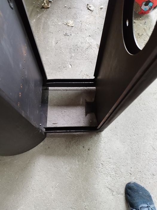 Kominek na drewno wiszący