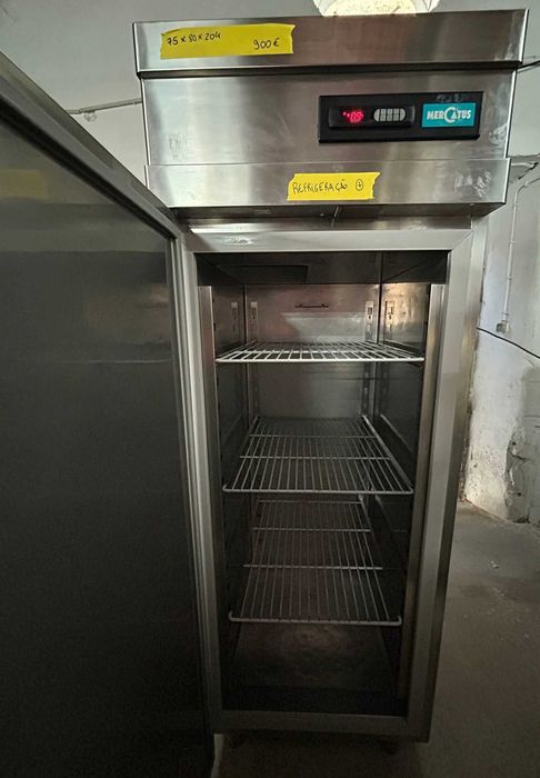 Armário Frigorifico vertical em inox