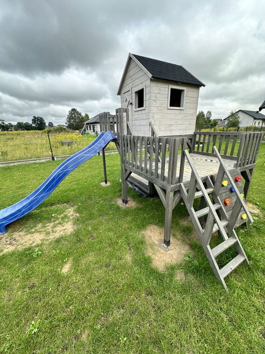 Domek dla dzieci. Plac zabaw
